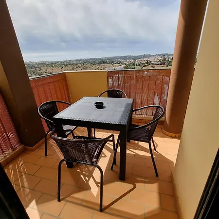 Tylia Apartment *